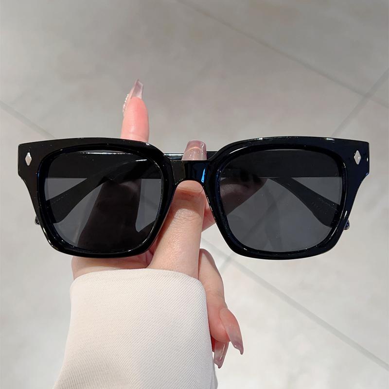 Square Fashion Women Sunglasses Leopard Print Shades Classic Black Men Sun Glasses for Outdoor Vacation Decoration Wear