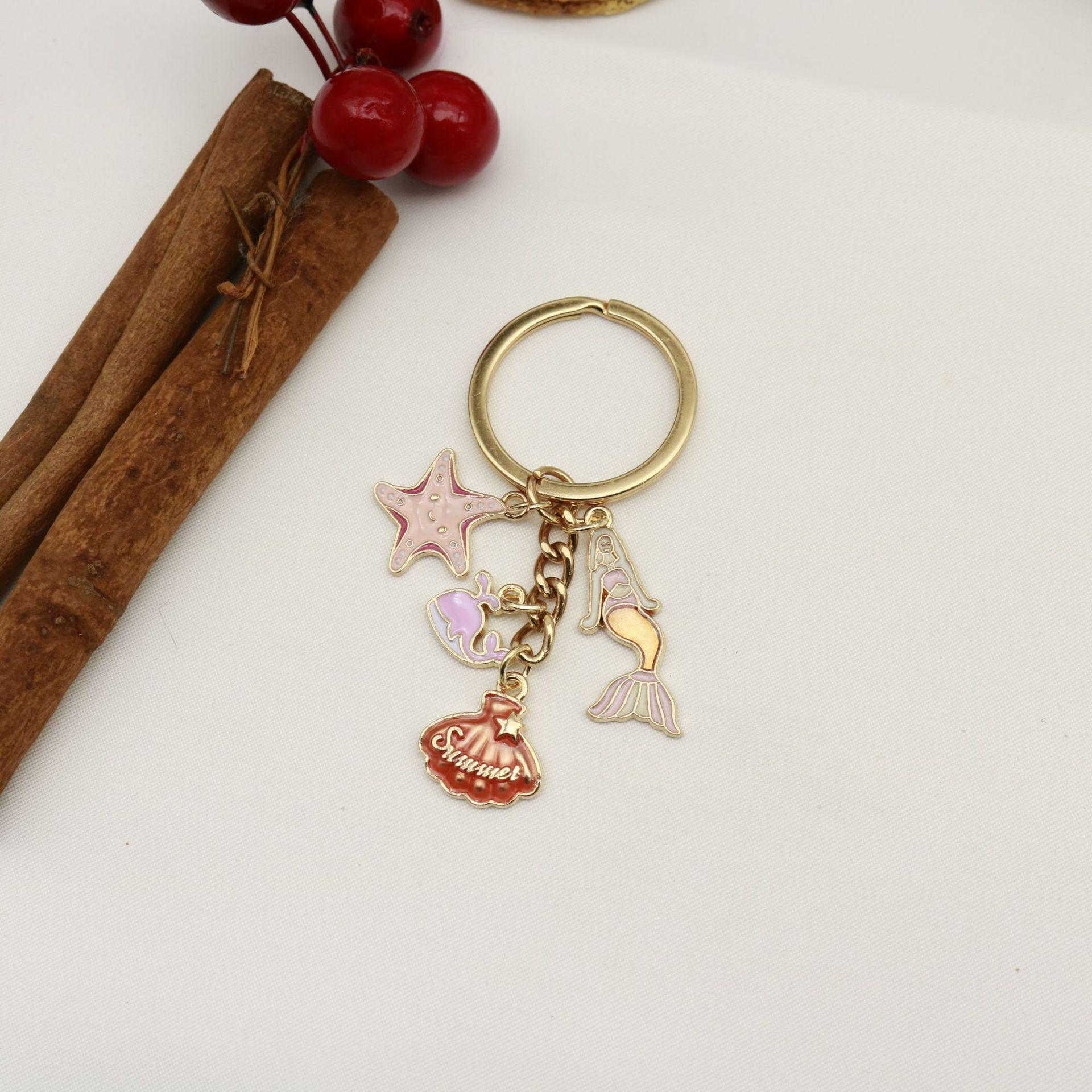 Ocean Series Starfish & Turtle Keychain: Creative Beach Backpack Accessory, Mermaid Pendant with Drip Oil Design
