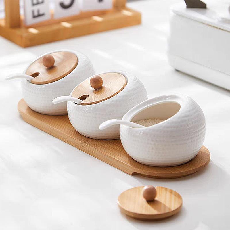 Set di barattoli per spezie in ceramica con coperchio in bambù, cucchiaino e vassoio, contenitore per sale, zucchero e condimenti da cucina