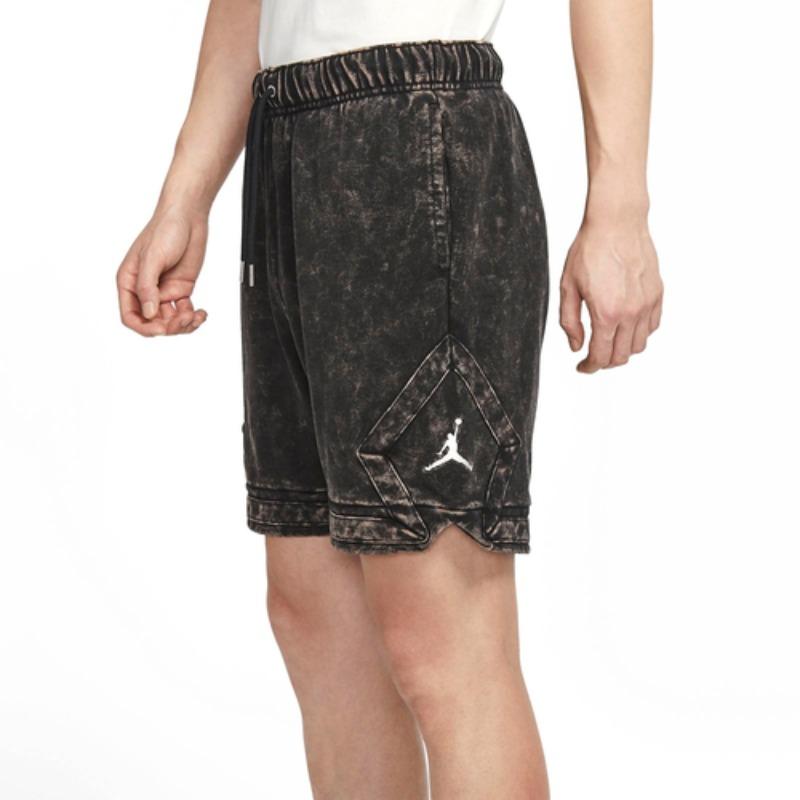 Nike Essentials Washed Fleece Diamond Shorts DR3093-010