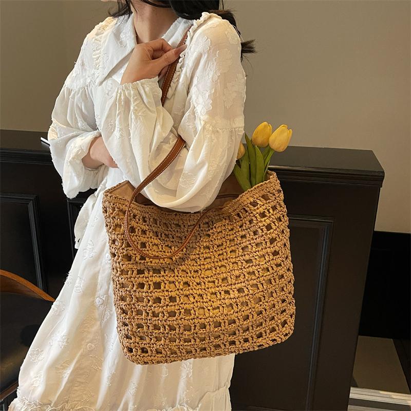 Handwoven Women's Shoulder Bag New Style Summer Large Capacity Beach Vacation Straw Tote Bag Casual Bucket Handbags