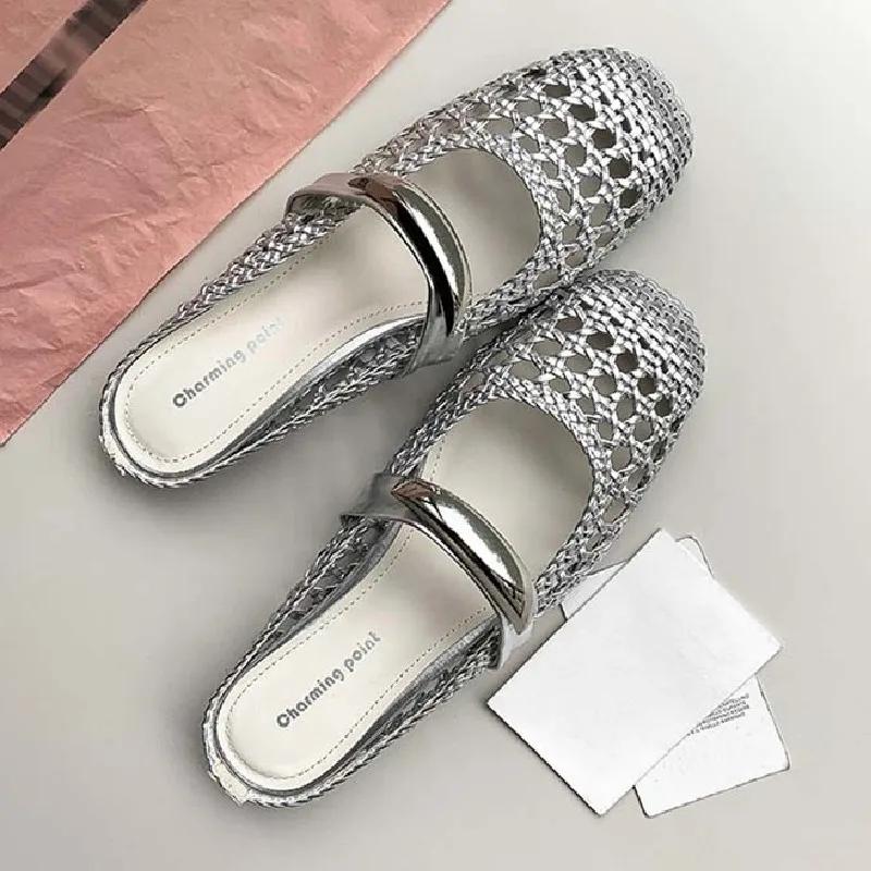 

Fashion Handmade Woven Hollow Mesh Flat Slippers Women Fashion Metal Decoration Design Brand Sandal Summer Comfort Vacation Beach Sandal 35 серебряный