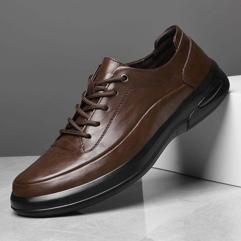 Men's shoes 2025 summer new outdoor versatile trend men's casual shoes solid color waterproof leather high-end sports shoes