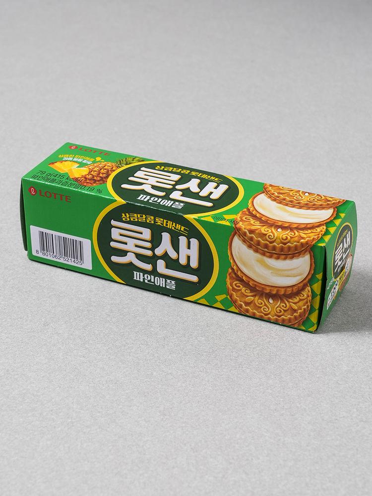 Lotte Pineapple Sandwich Cookies 79g 1ea