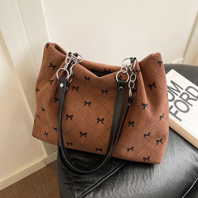 

Вельветовая сумка женская большой вместимости новая с высоким чувством стиля универсальная повседневная ромбовидная сумка через плечо сумка-тоут для поездок на работу коричневый