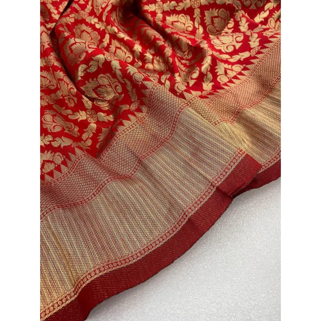 This beautiful saree is elegantly decorated with gorgeous Solid Jacquard weave that gives a perfect look to the outfit.
