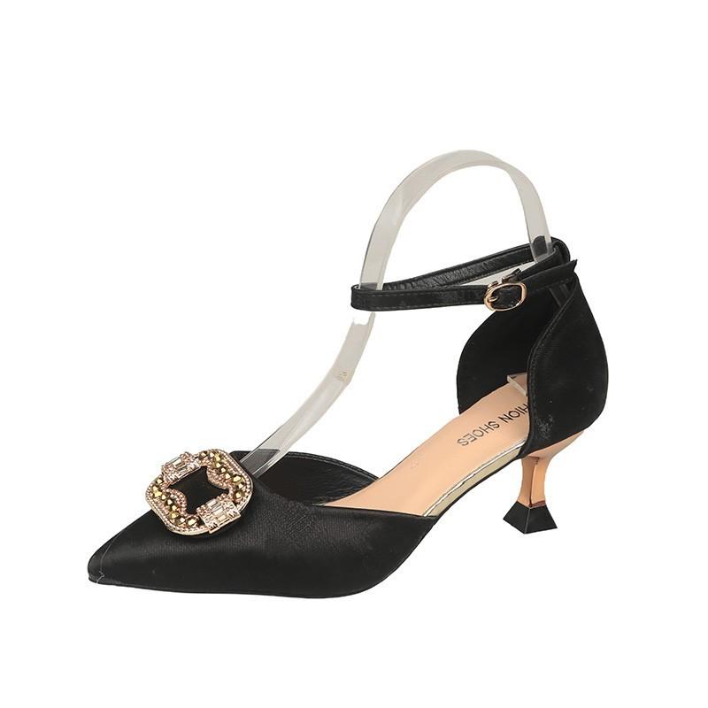 

Guofeng rhinestone bag head sandals female 2025 summer new fairy wind one-word buckle shallow mouth single shoes pointed high heels 34 чорний