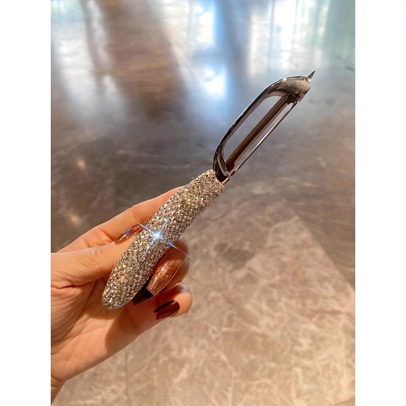 

Кухонная овощечистка из нержавеющей стали, украшенная стразами, визуально привлекательная многофункциональная овощечистка для фруктов, овощей с блестящей хрустальной ручкой 1pc