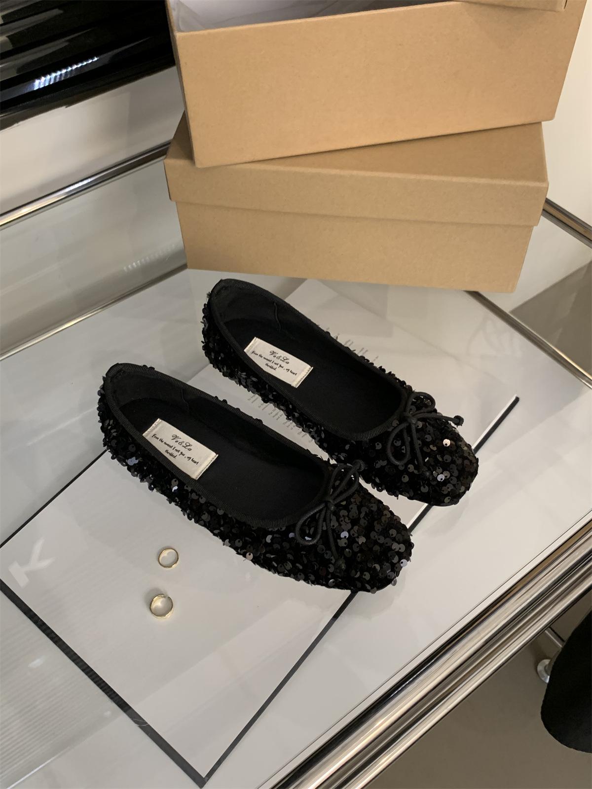 

Flat-bottomed temperament silver sequined single shoes shoes Chinese New Year autumn and winter black gentle 35 чорний