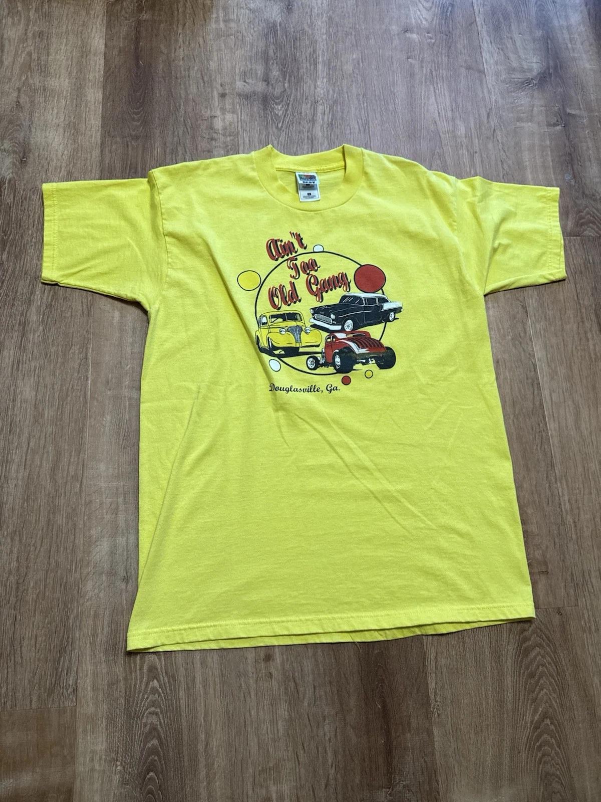 

Vintage Ain’t Too Old Gang Graphic TT-Shirt Retro Car Graphic Mens Large Yellow M