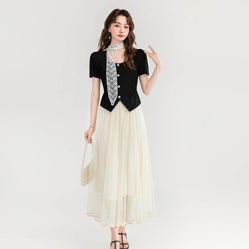 

Элегантный летний вязаный топ и юбка из сетки с кружевным шарфом Extra Large (XL)