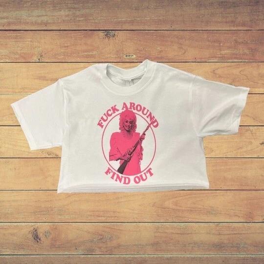 

FAFO Dolly Parton Women s Short Sleeve Crop Top in White 3XL