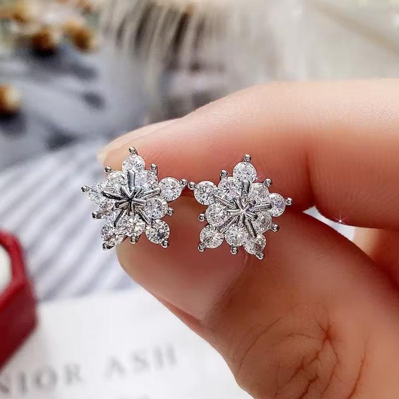 Luxury Crystal Flower Stud Earrings For Women White CZ Stone Romantic Snowflake Shaped Earrings Jewelry Gift Accessories