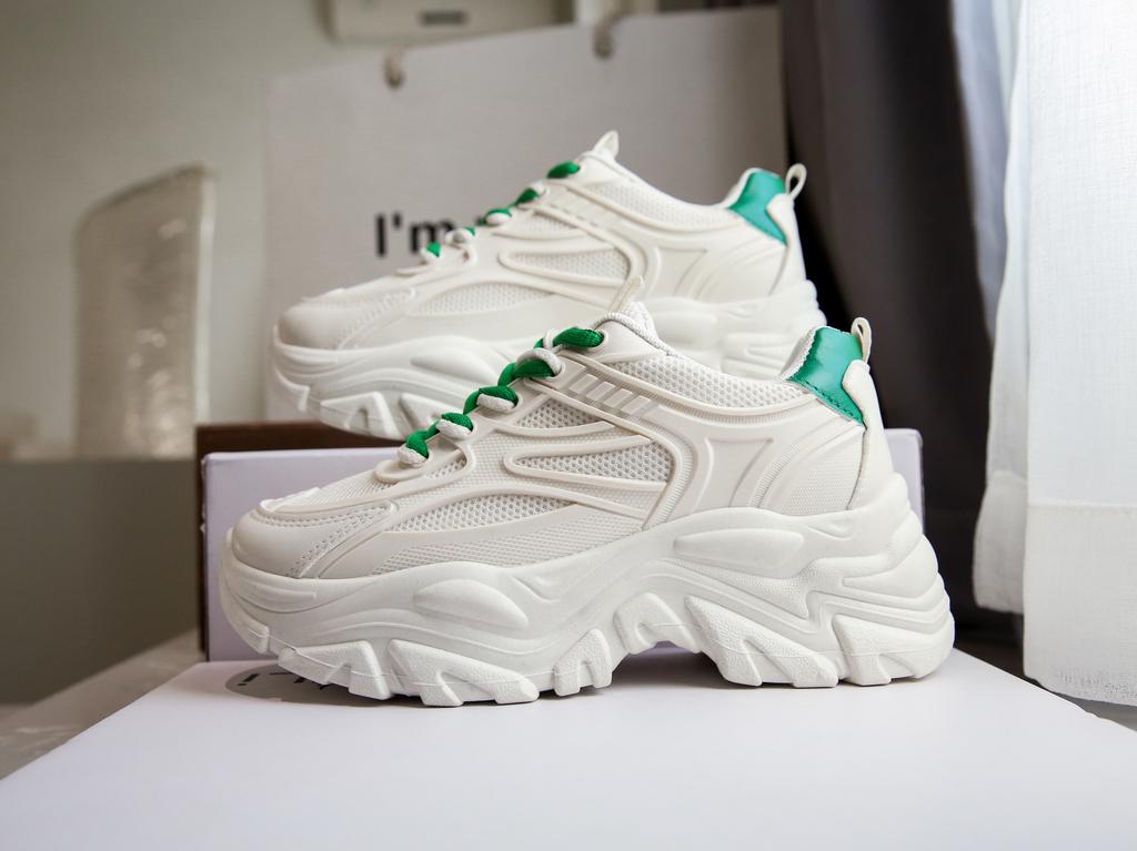 Women New Fashion Platform Sport Shoes Women 2026 New Summer Casual Chunky Sneakers Women Mesh Platform Shoes