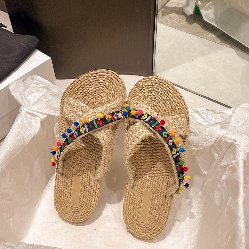 Fashion outerwear flat-bottomed versatile non-slip beach women's cool slippers 2025 summer new casual vacation slippers women