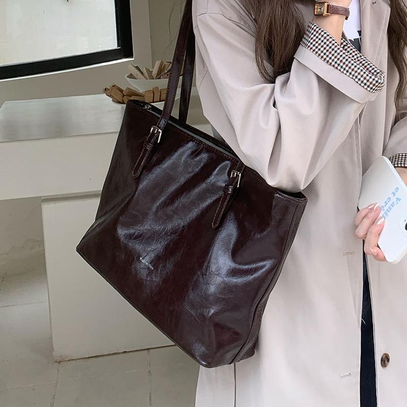 Niche Korean Version Of Underarm Bag Spring New Large-Capacity Commuting Versatile Tote Bag Shoulder Women'S Bag