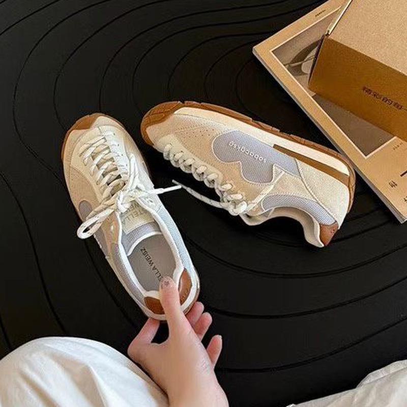 Women's German Training Shoes - 2025 Style: Breathable, Thick Sole, Little Flower Loafers, Versatile Casual Sports Shoes, Inspired by Forrest Gump.