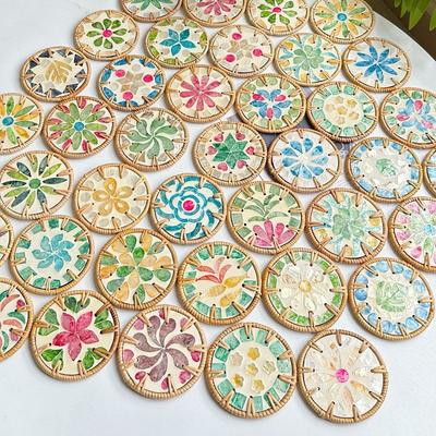 Suport de pahar țesut cu scoici Stil Sud-Asiatic Cana de ceai izolată Suport pentru masă Anti-opărire Suport din scoici realizat manual Decorațiune pentru casă