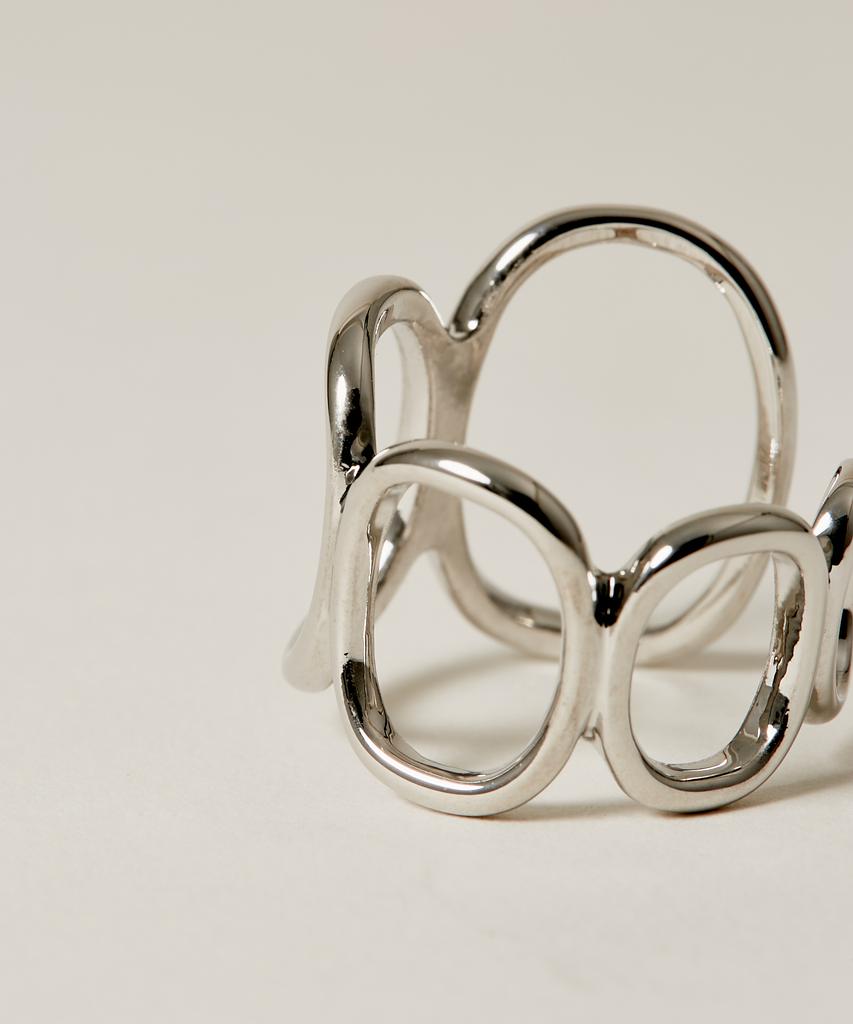 Novice Tokyo Oval Chain Ring / Silver