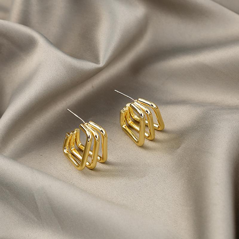 New Fashion Trend Geometric Gold Color Hoop Earrings Ladies Simple Round Hollow Pendant Open Earrings Fashion Jewelry Gift 