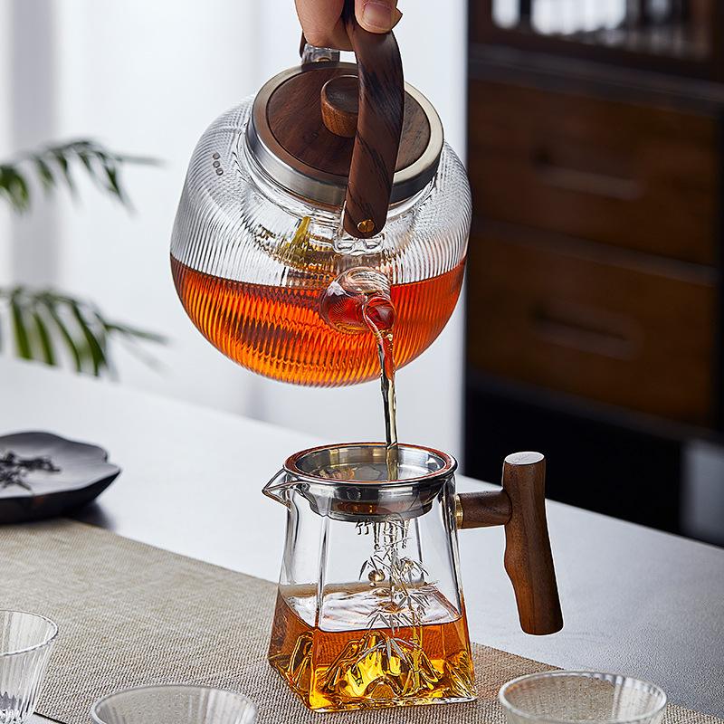 Wooden handle snow mountain fair cup household high borosilicate glass tea sea tea divider square glass Guanshan male cup