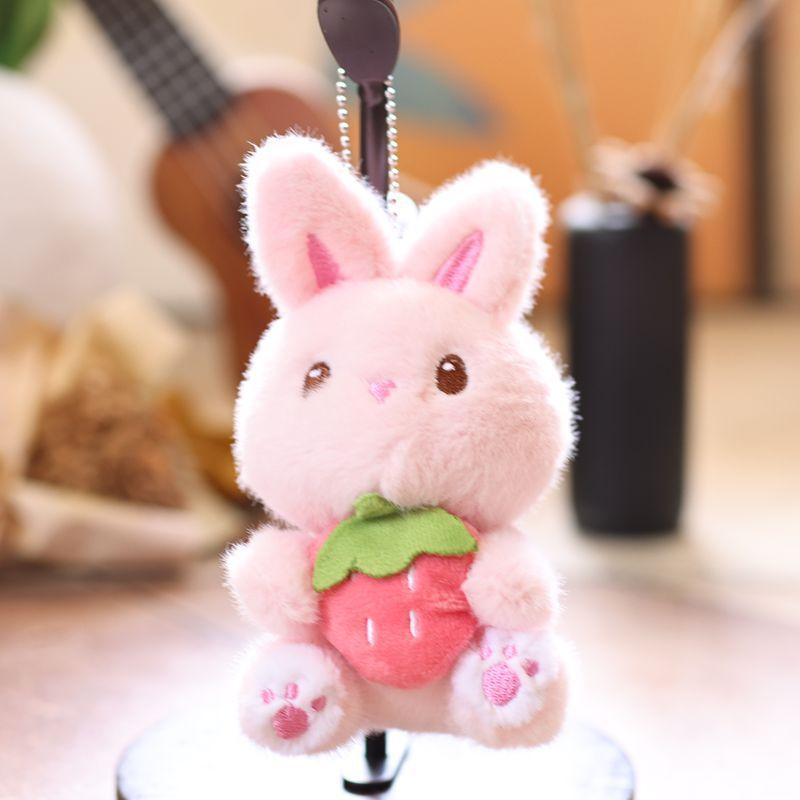 Милый плюшевый брелок в виде клубничного кролика, мультяшная мягкая кукла, брелок для ключей, подвеска на сумку для студента, украшение для рюкзака, подарки