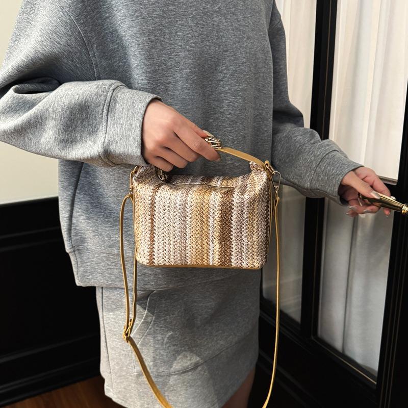New Niche Design Handbag Bag Women's Versatile Contrasting Color Messenger Box Bag Temperament Commuter Woven Bag