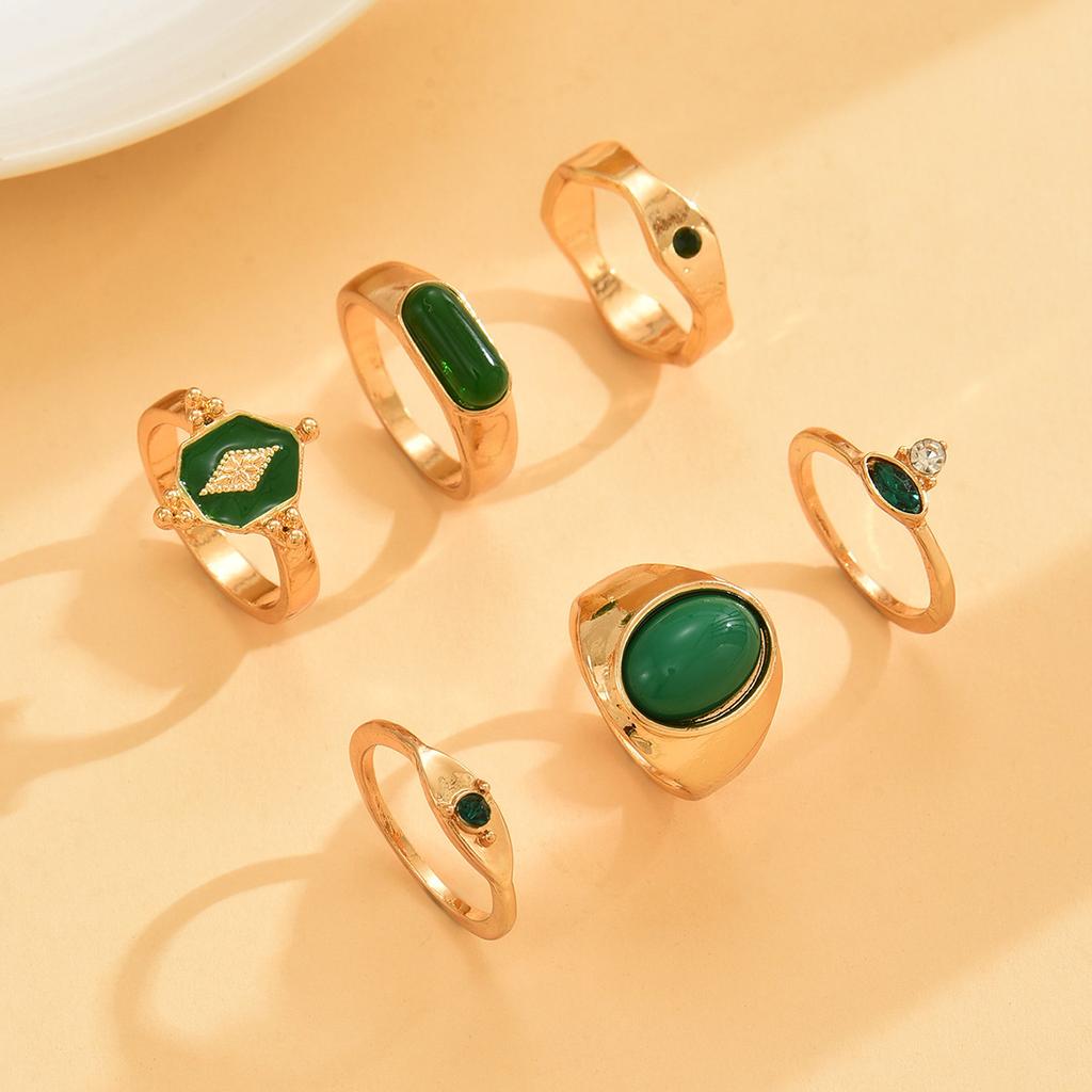 Retro French ring women's simple design sense green diamond ring casual versatile ring jewelry