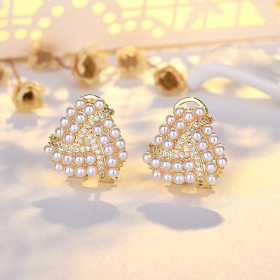 Niche Design Pearl Earrings Sweet Temperament Exaggerated Needle Earrings for Women