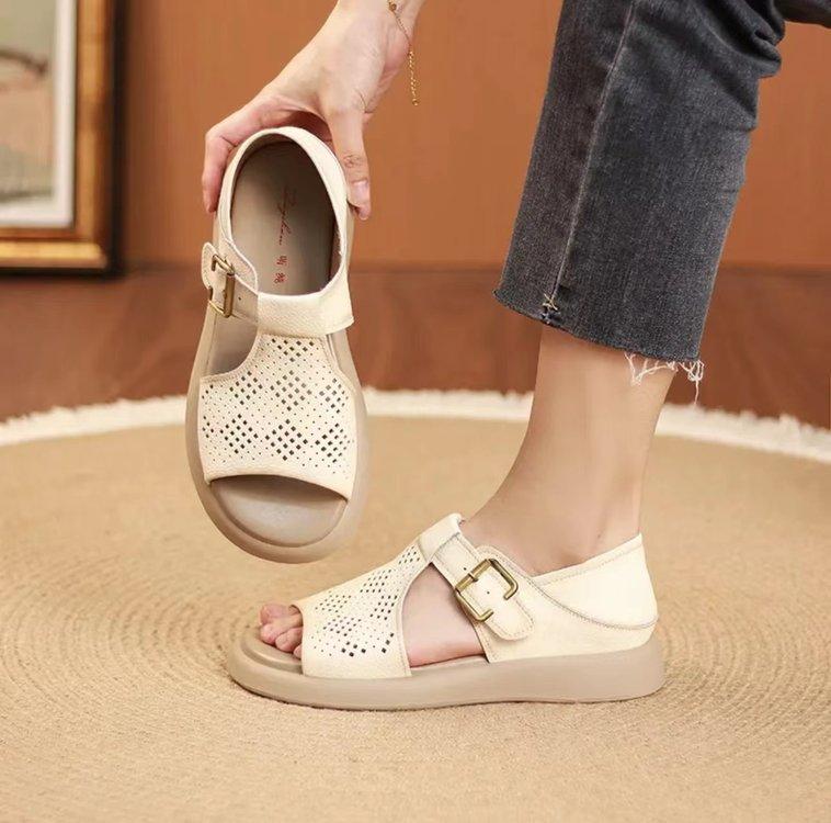 2025 summer new thick-soled open-toed sandals female mother one-word buckle comfortable casual flat-soled hollowed-out sandals