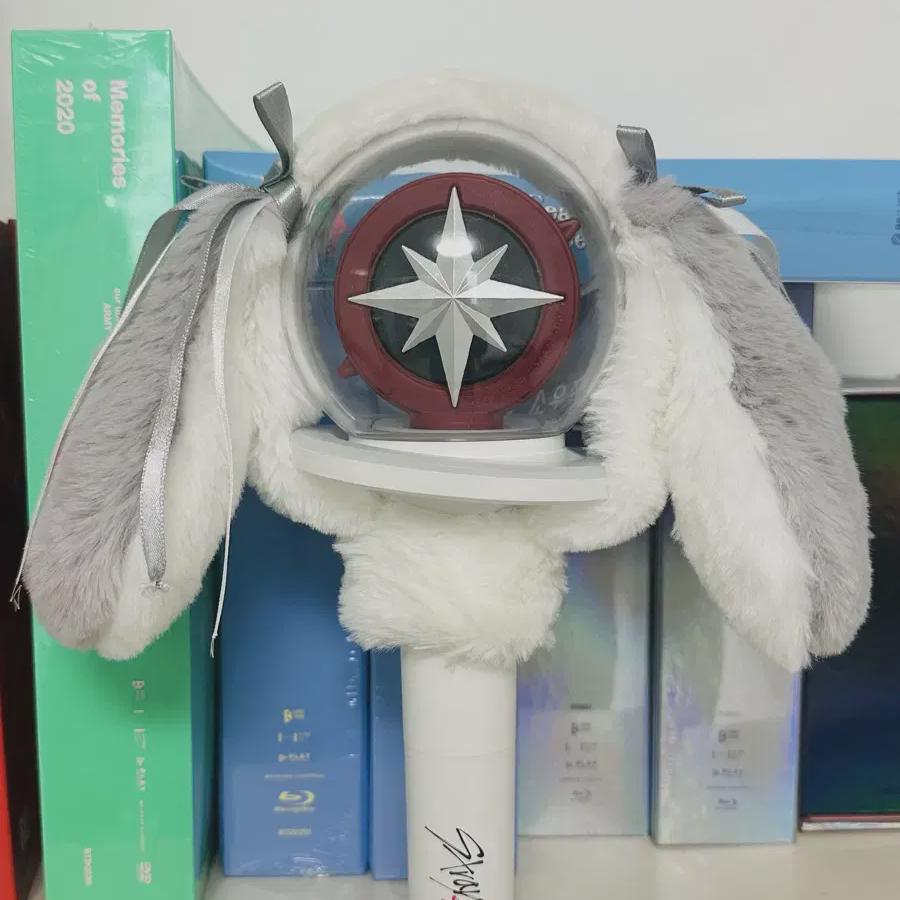 

Аварийный источник) Straykids Straykids Стрелка компаса