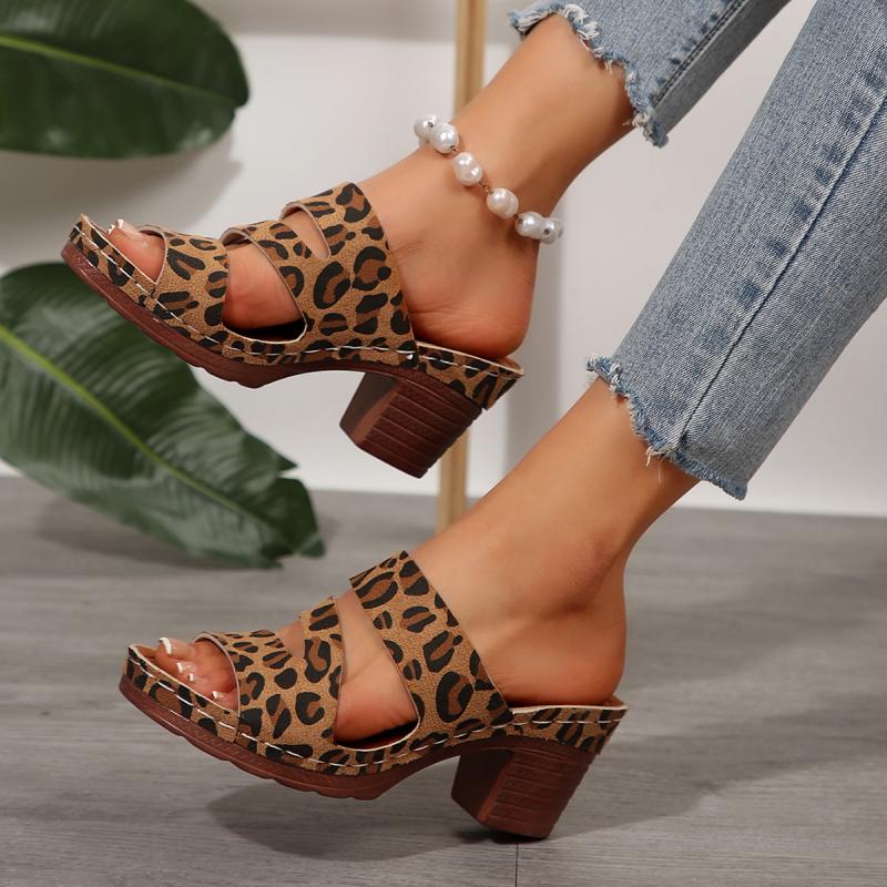 Fashion Sexy Leopard Outside Slippers Women 2025 Summer Designer Hollow Out Fashion Party Shoes Women Square High Heels Shoes Women