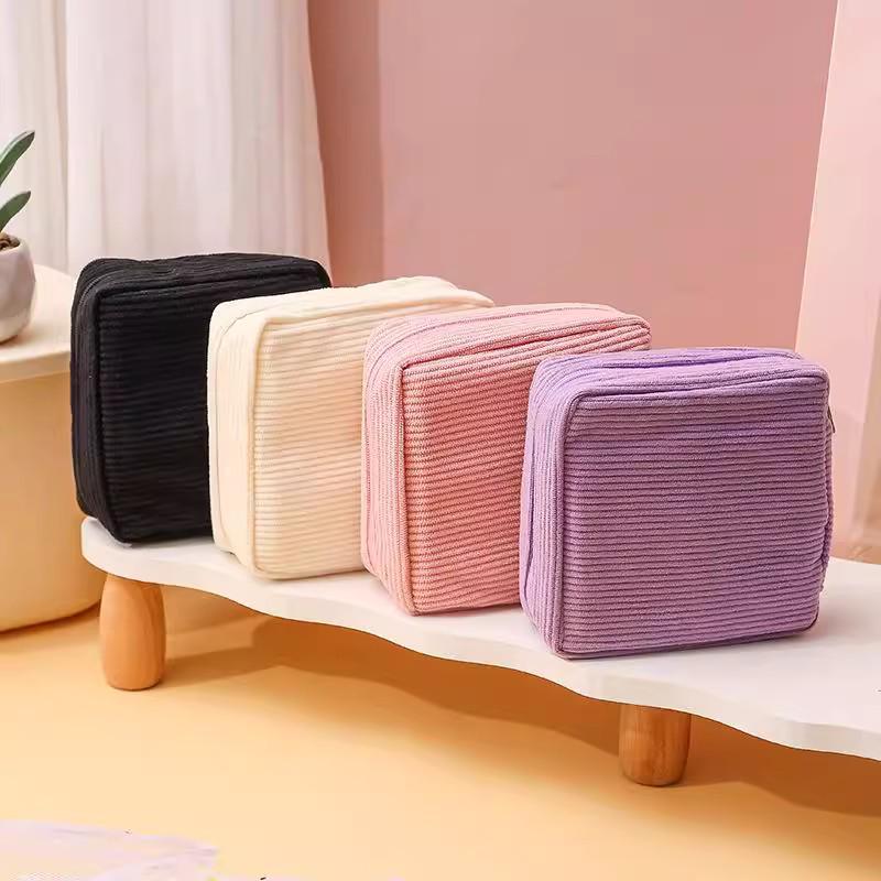 Large Capacity Portable Menstrual Pad Storage Bag - Multifunctional & Stylish