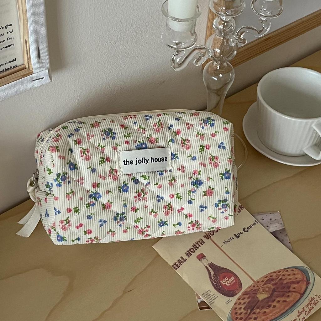 Pastoral Floral Corduroy Quilted Makeup Bag - Portable Eight-Panel Soft Wash & Storage Bag