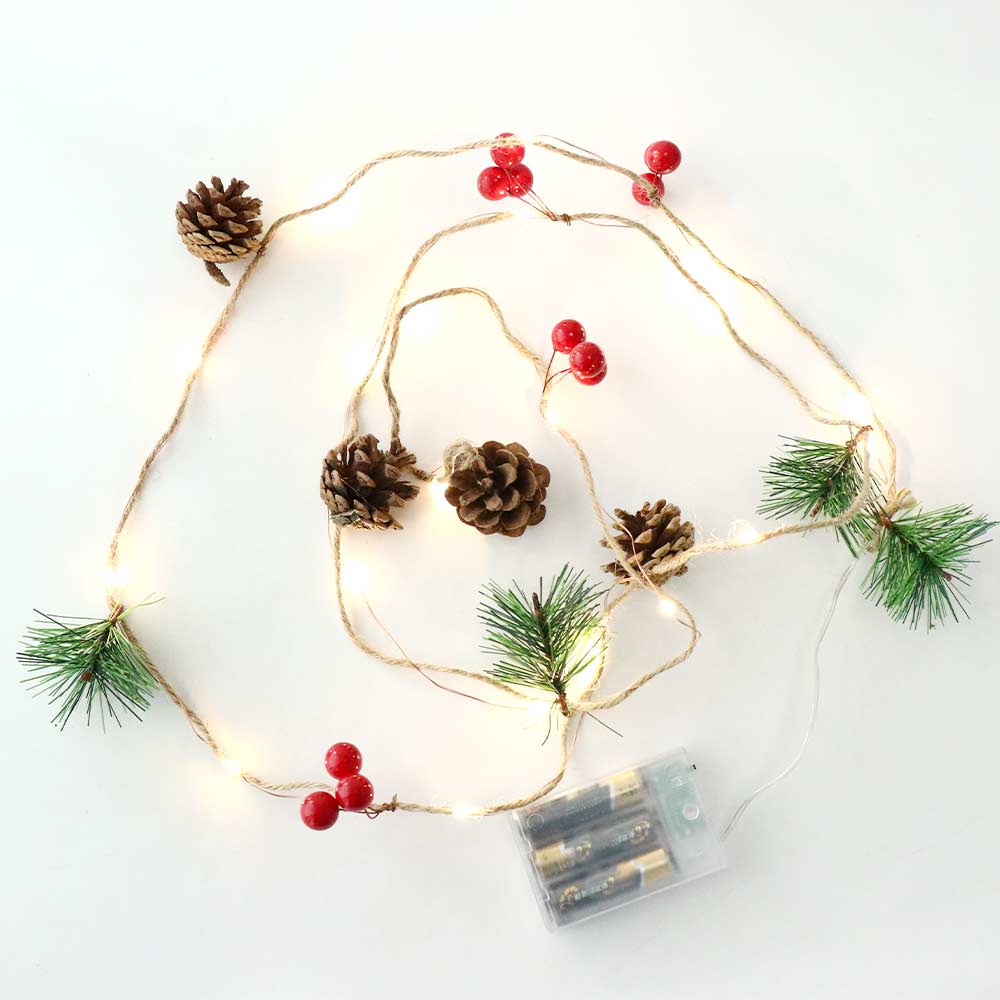 

Новогодние праздничные гирлянды на батарейках длиной 2 м для помещений и улицы, гирлянды из шишек и красных ягод, рождественские украшения