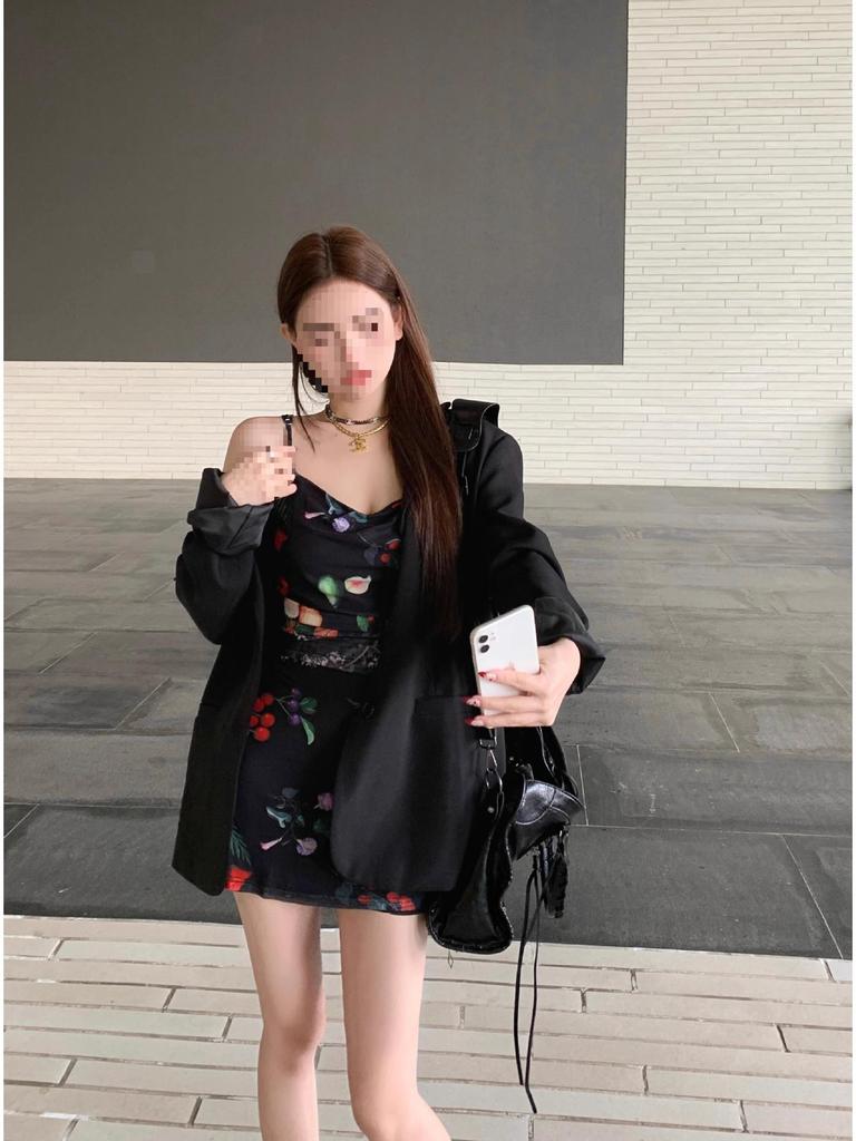Low-Neck Off-Shoulder Slim-Fit Printed Camisole Dress, Waist-Cinching, Hip-Hugging, Summer Style for Women