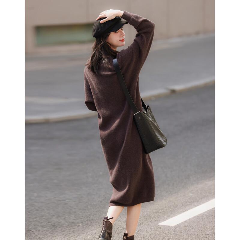 

Demana Relaxed Halter V-Neck Knit Sweater Dress M