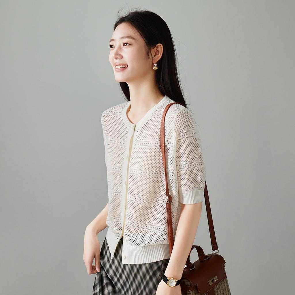 Round neck single breasted hollow knitted sweater for women in spring 2026, fashionable and versatile, slimming casual top