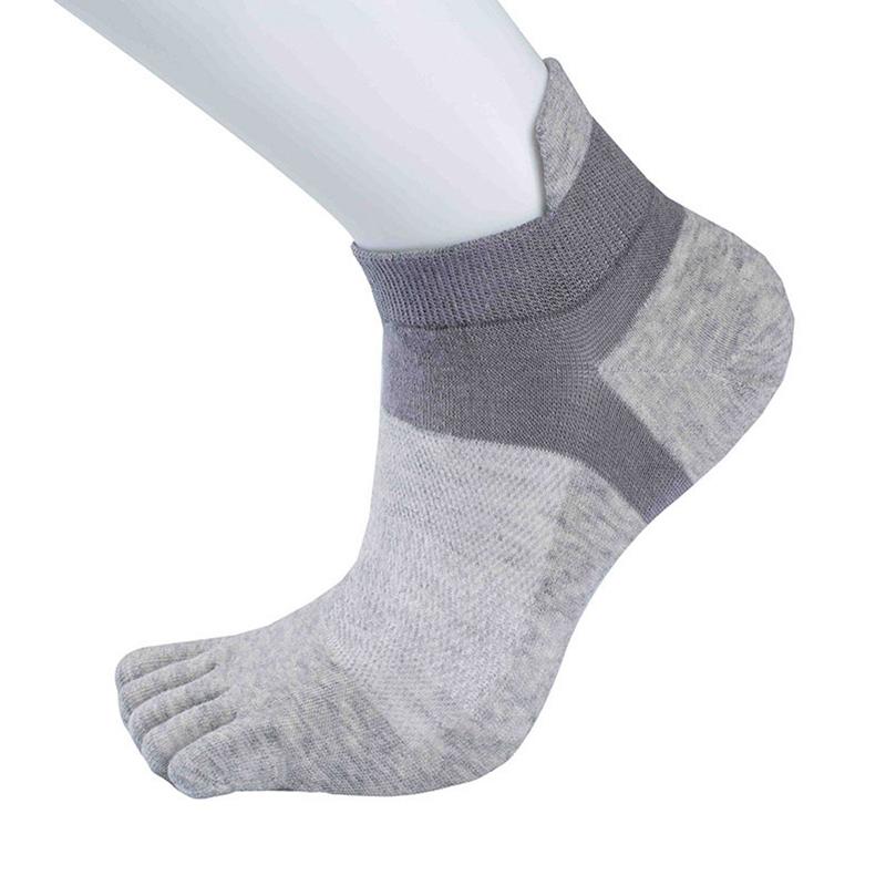 Comfortable And Breathable Men'S Sports 5 Finger Socks Ideal For Football, Running, Basketball And Fitne