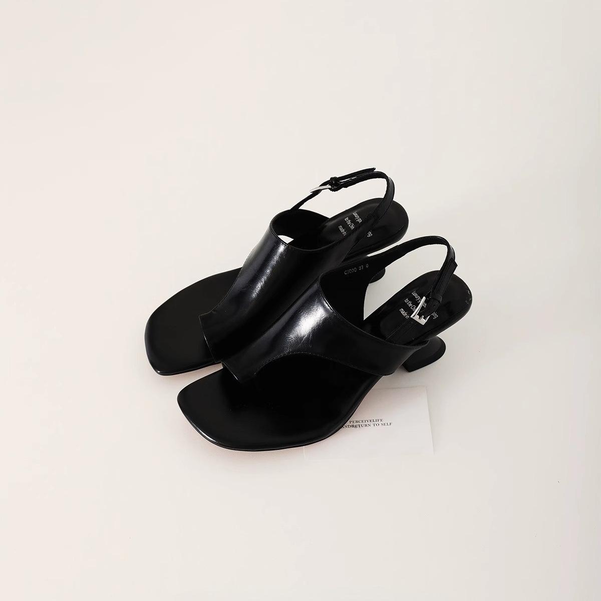 

Нишевые сандалии с квадратным носком в стиле ретро на высоком каблуке, лето 2025, новая французская модель с толстым каблуком, темпераментная женская обувь 35 чёрный