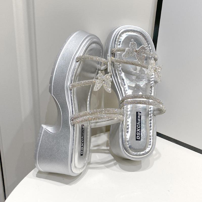 

Крутые шлепанцы на толстой подошве с бантом из стразов, женские, лето 2025, новая уличная мода, универсальные, на танкетке, на платформе, шлепанцы на перемычке 39