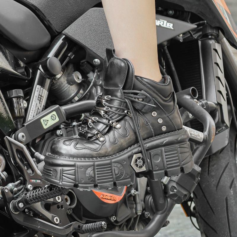 Fashion Men's Women's Fad Gothic Dark Platform Leather Shoes Punk Metal Heightening Riding Boots High Quality Men Women Locomotive Boots