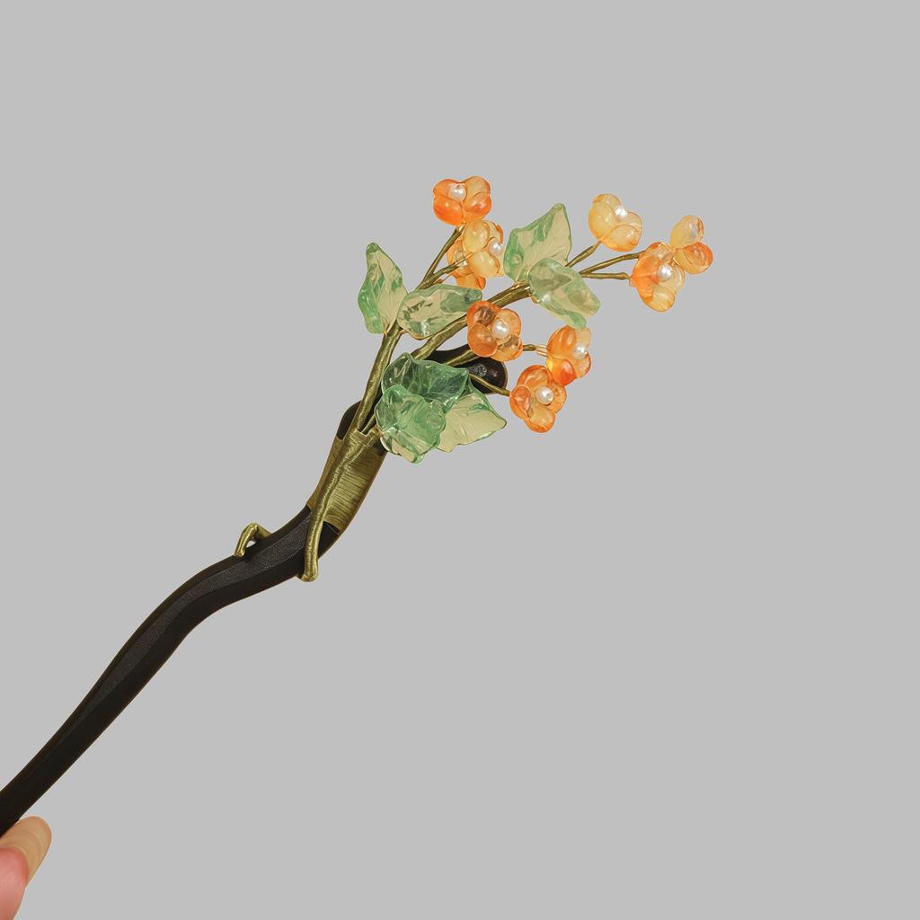 Hanfu Headdress: Retro Chinese Tassel Hairpin with Cheongsam Style