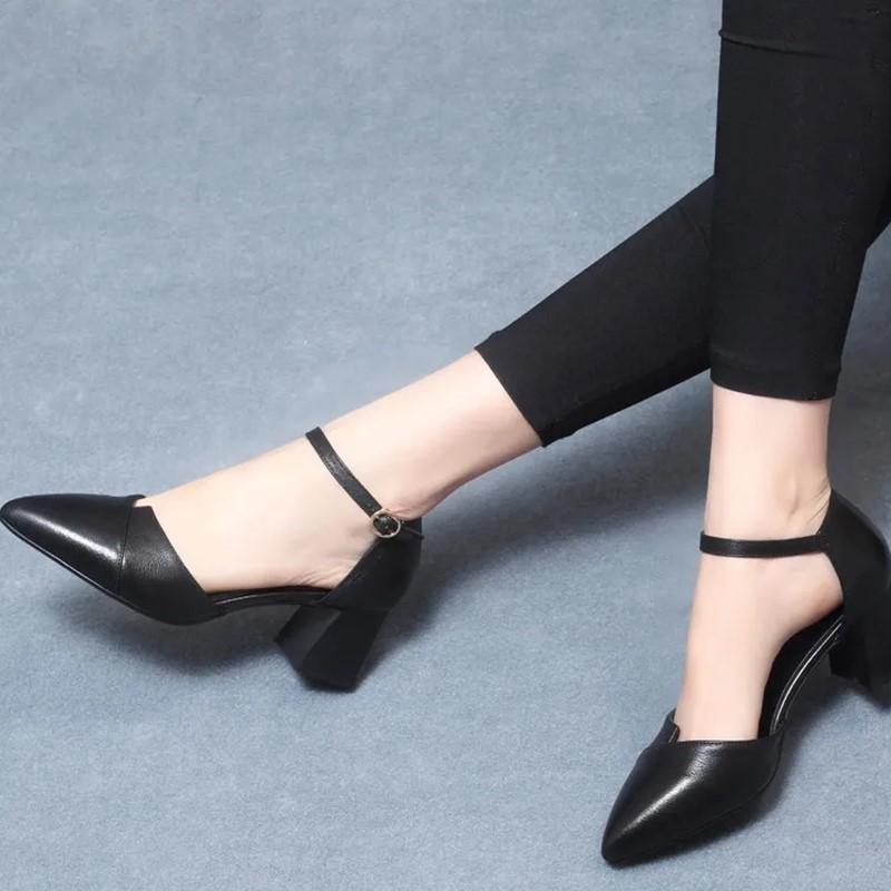 Měkká kůže střední podpatek pohodlná špičatá hlava letní družička silný podpatek jednoslovná přezka taška hlava dutá mělká ústa všestranné temperamentní sandály