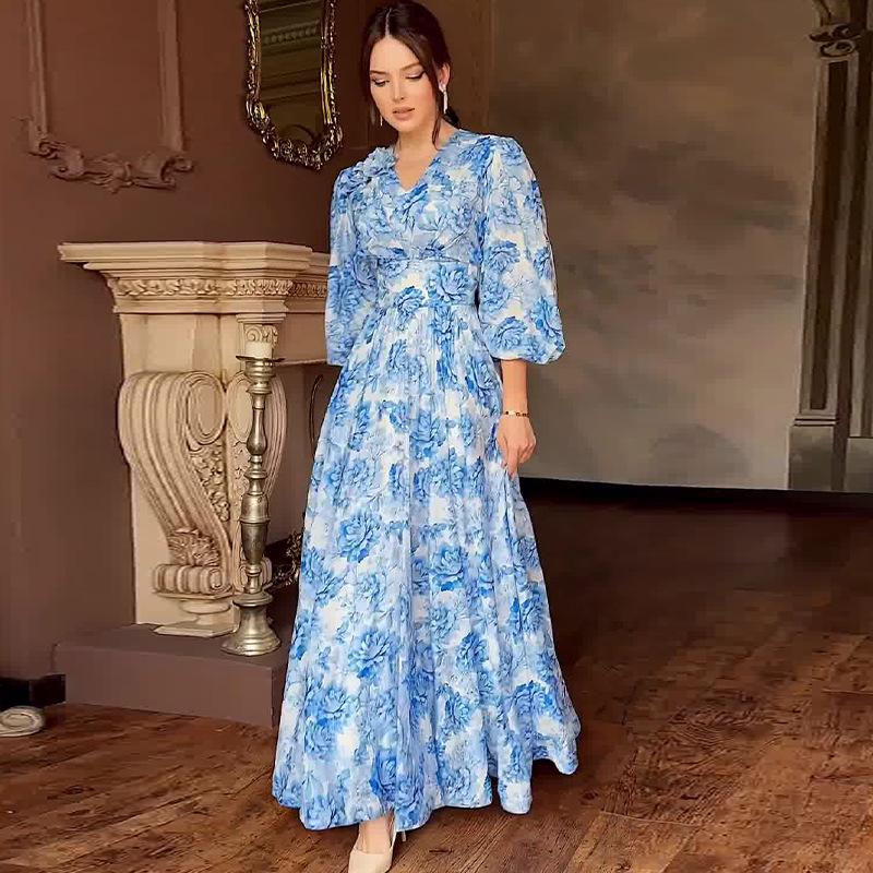 

Летнее женское платье с V-образным вырезом, рукавами-фонариками, высокой талией и принтом S синий