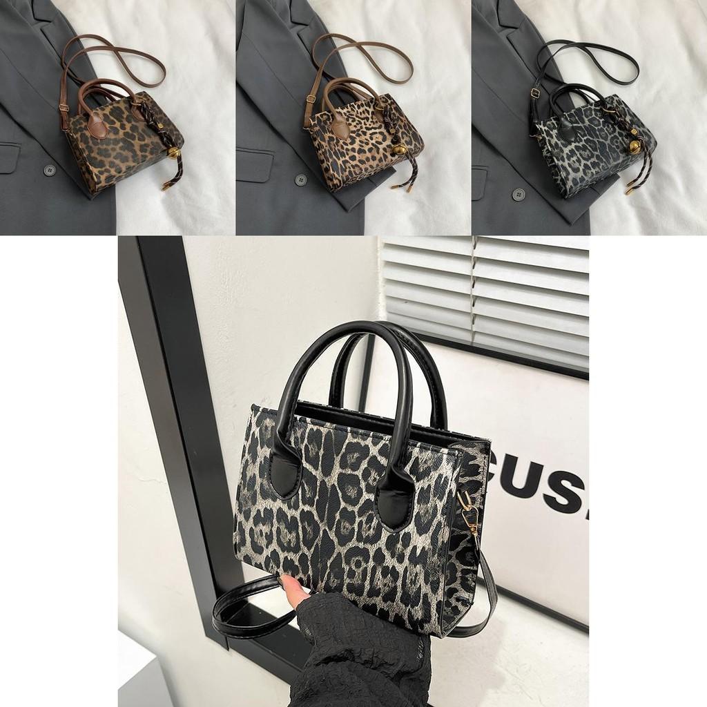 Stylish Fashionable Women's Handheld Small Bag Winter Trendy Retro Shoulder Bag