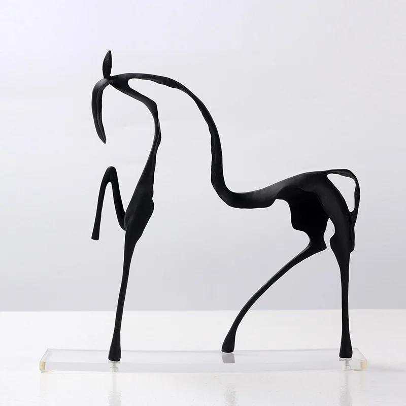 Metal Handicrafts Abstract Animal Sculpture Hollowed-out Horse Golden Horse Metal Figurine Home Decoration Accessories