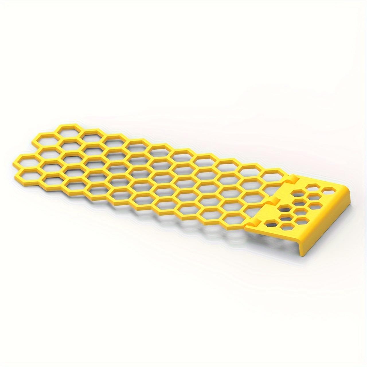 

Floating Bee Ladder: Insect Drinking for Bees - Foldable, Plastic Material, Suitable for Pet Insect Boxes жёлтый