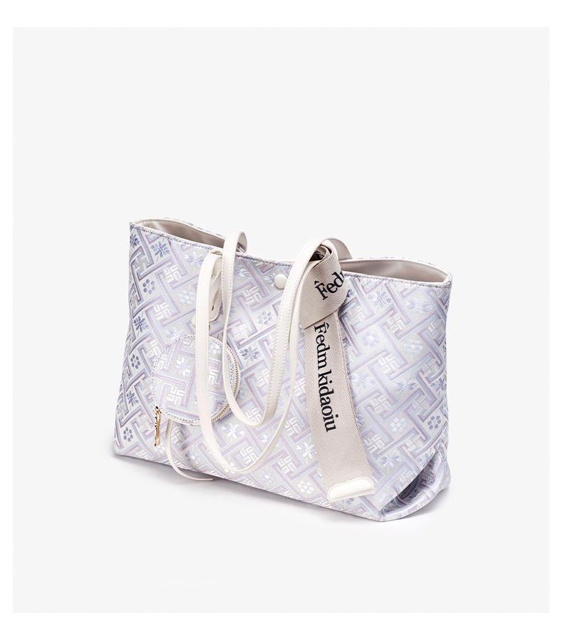 Guangxi Zhuang Brocade Women's Heritage Tote: Large Capacity, Practical, Commuting Shoulder/Crossbody Bag 2026