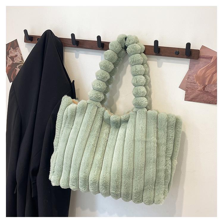 Women's High-End Plush Handbag - Large Capacity, Versatile Commuter Shoulder Bag for Autumn and Winter